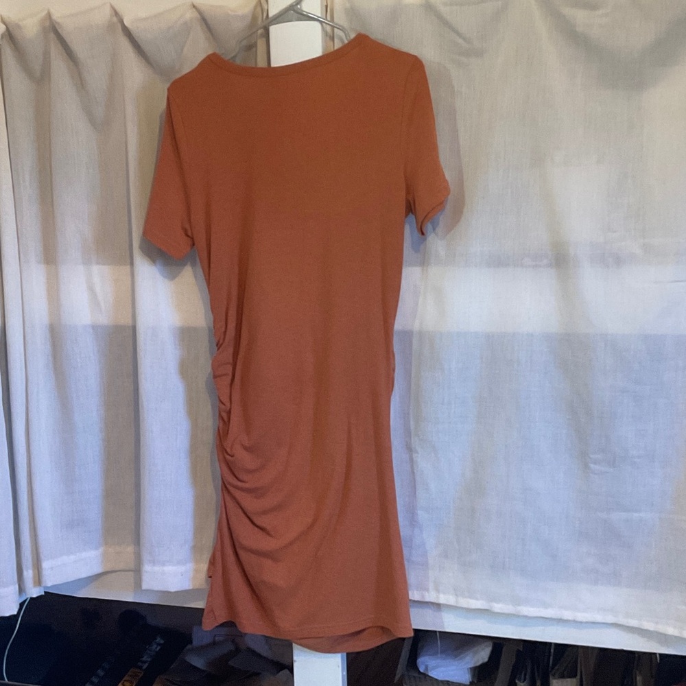 Ruched Short-Sleeve Midi Dress in Terracotta - Picture 3 of 3